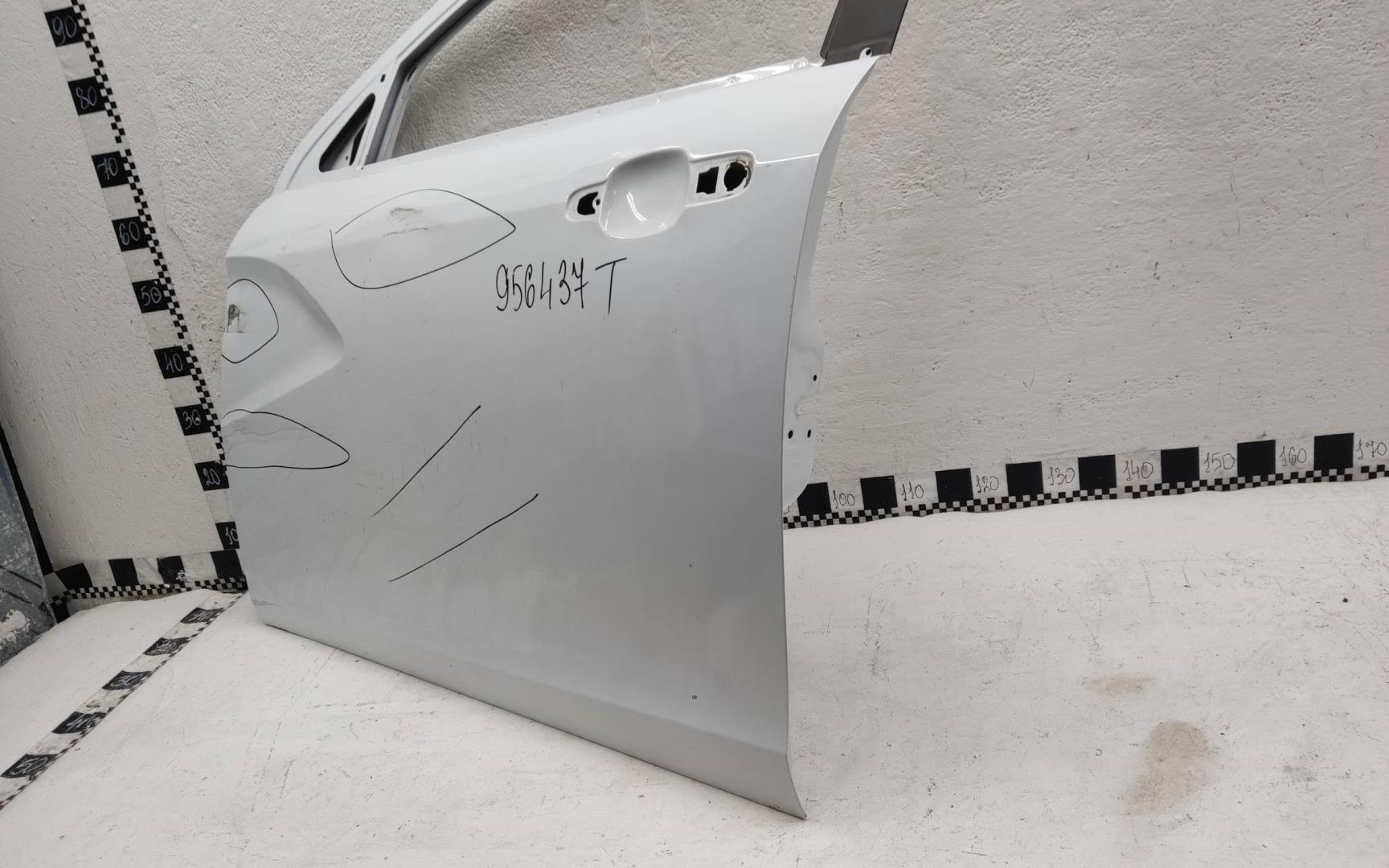 Дверь передняя левая