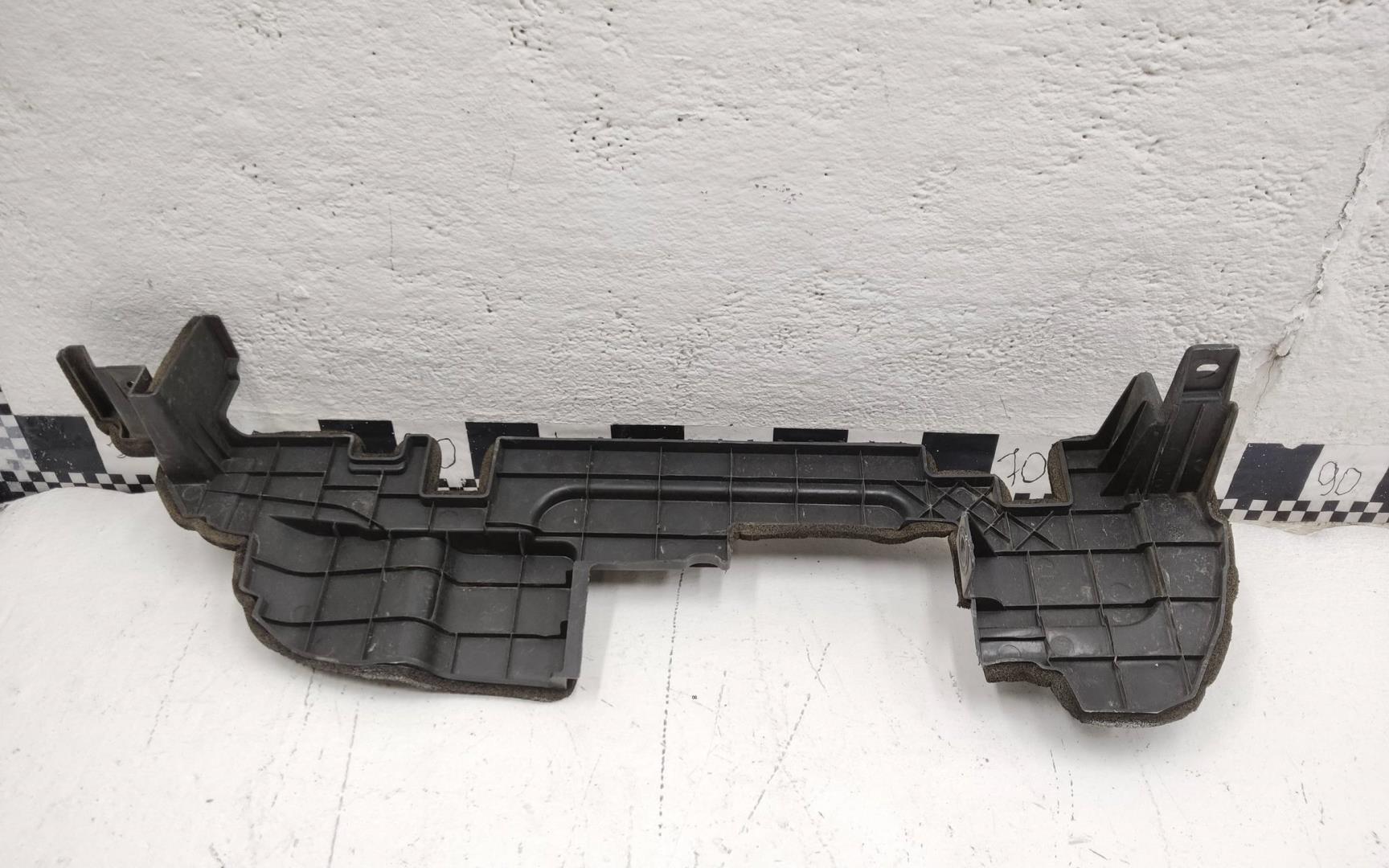 Воздуховод радиатора правый