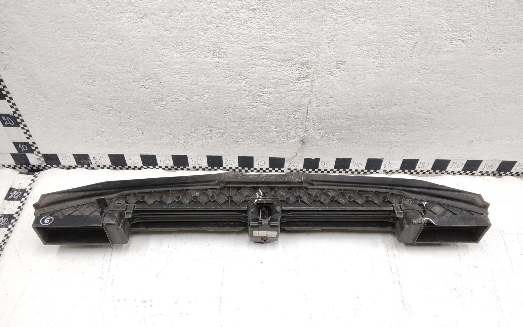 Воздуховод радиатора нижний