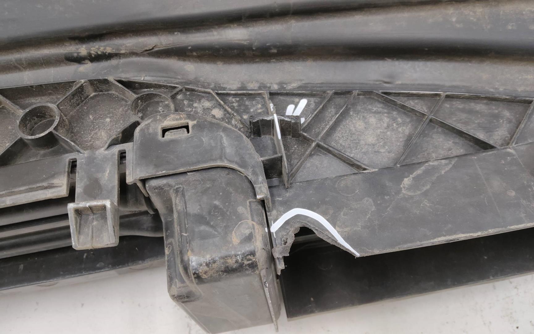 Воздуховод радиатора нижний