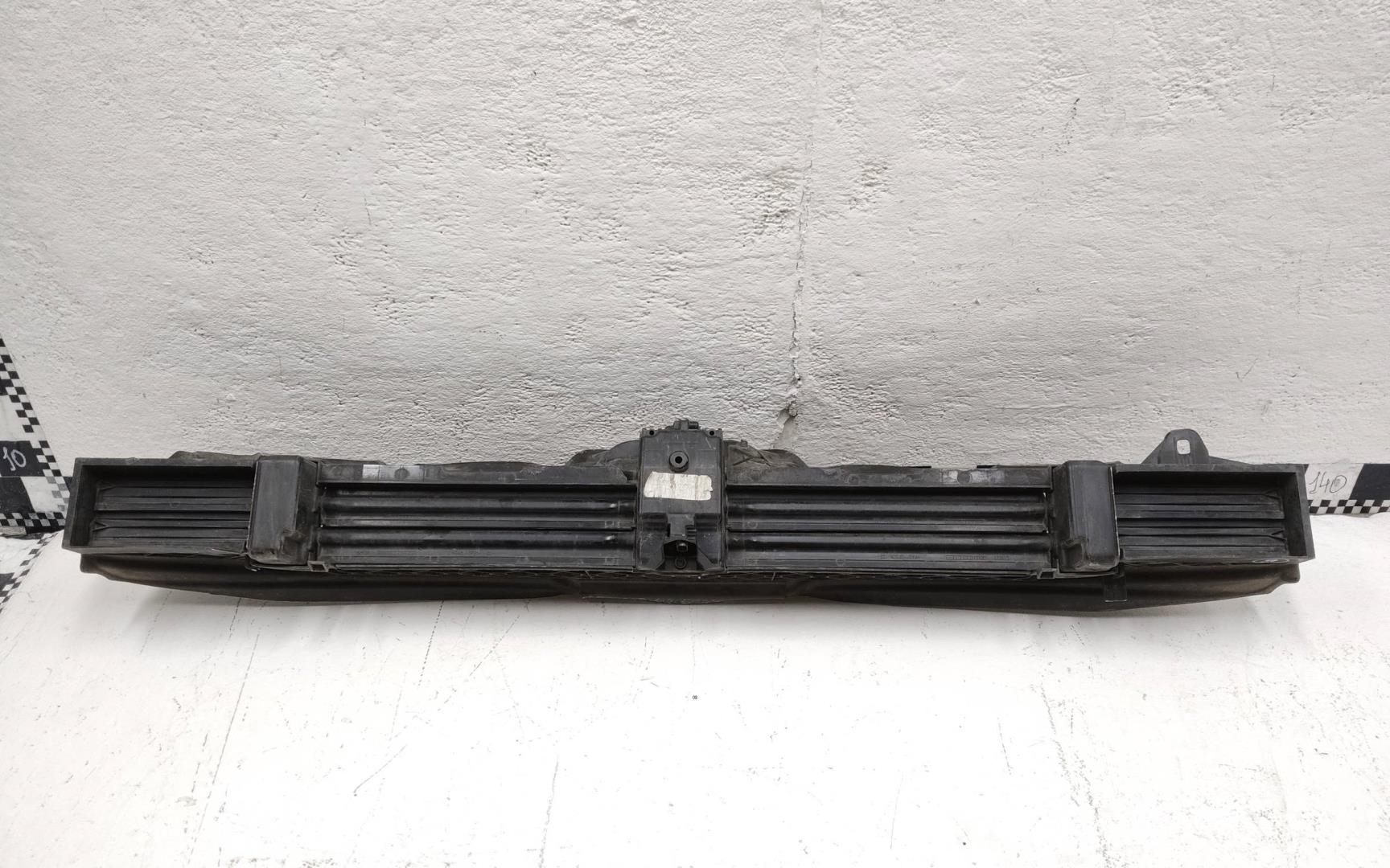 Воздуховод радиатора нижний