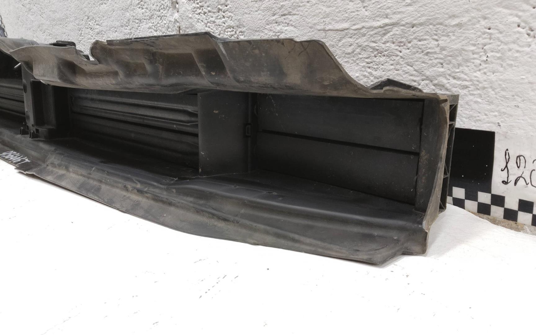 Воздуховод радиатора нижний