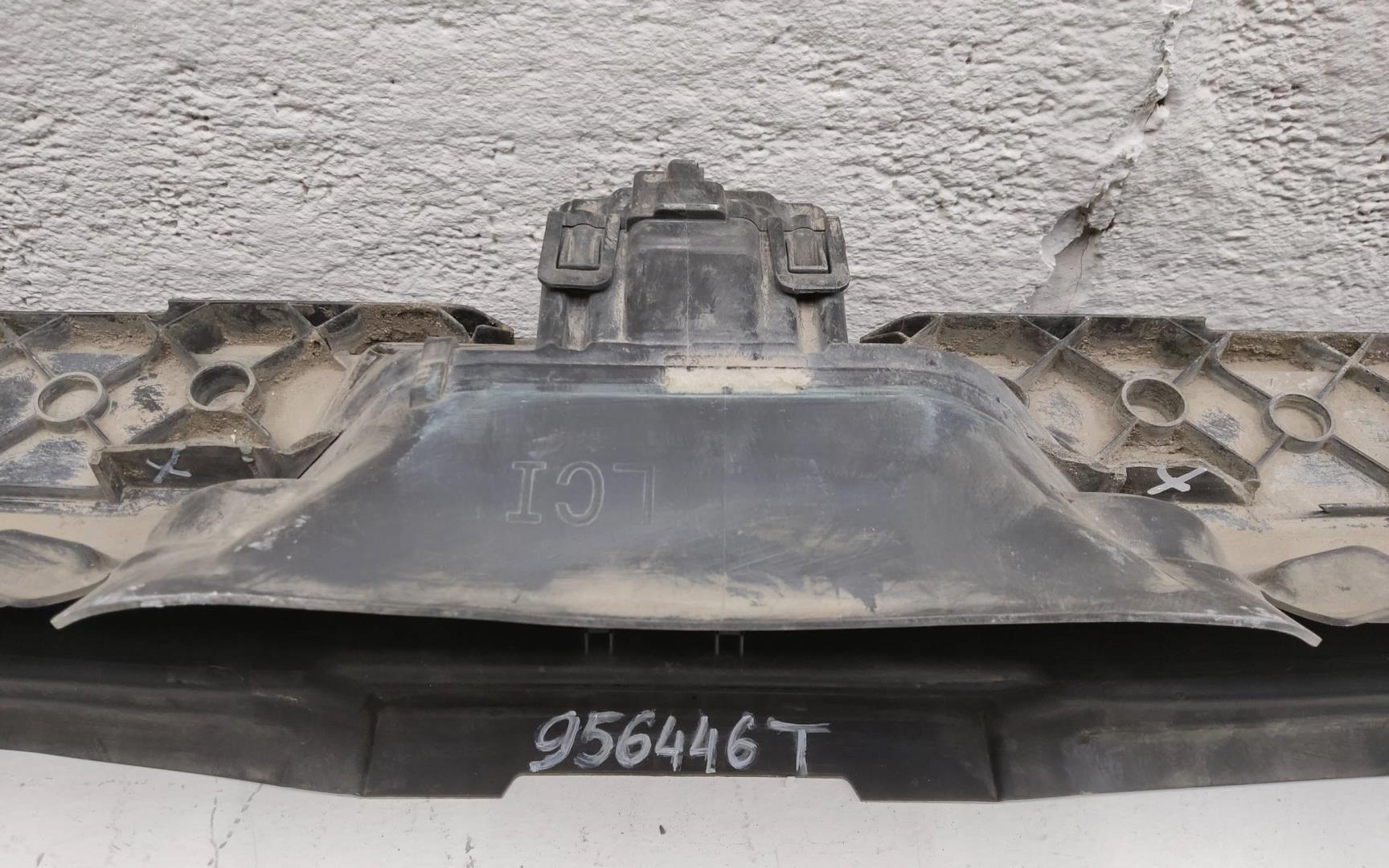 Воздуховод радиатора нижний