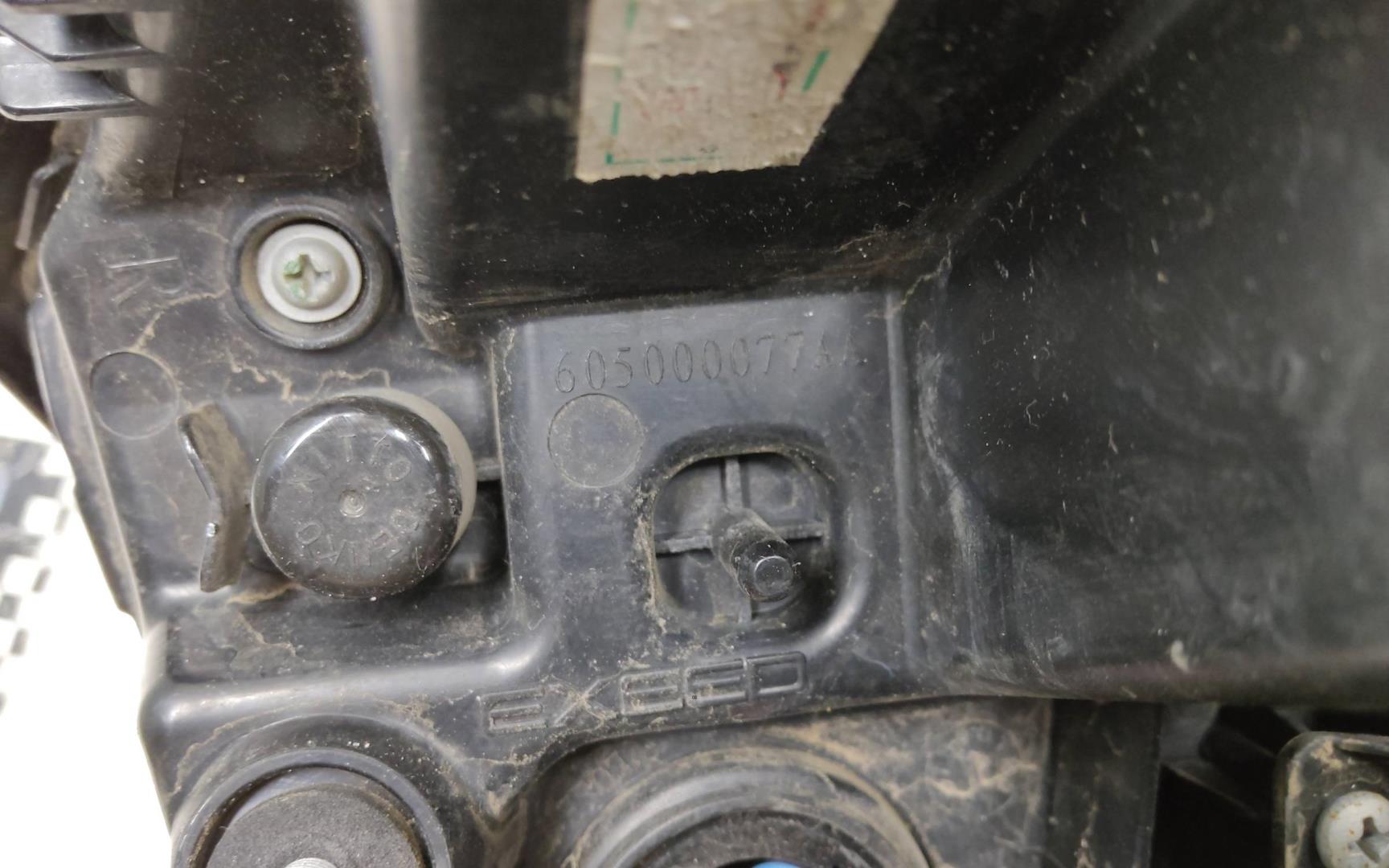 Фонарь задний наружный правый