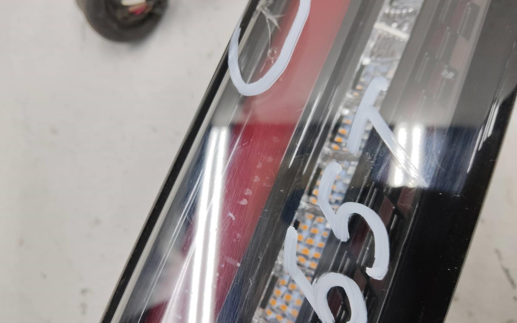 Фонарь задний внутренний левый