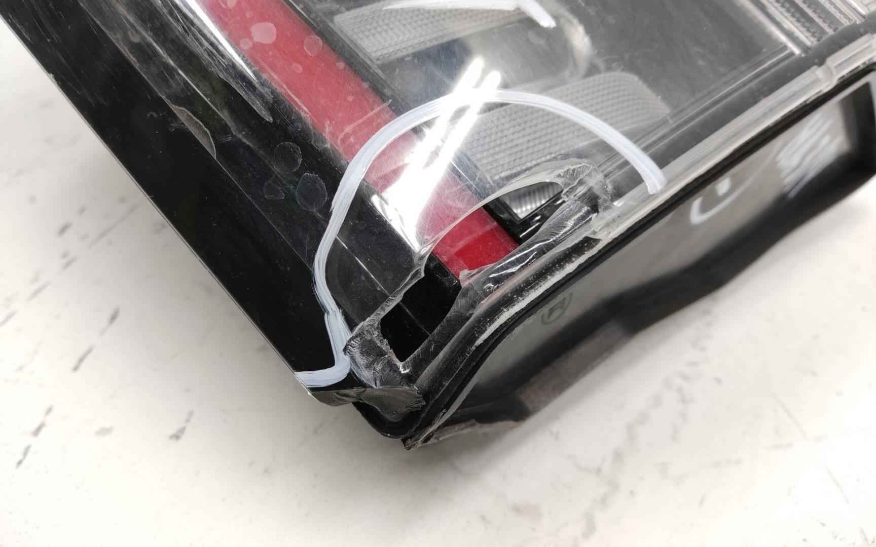 Фонарь задний внутренний правый