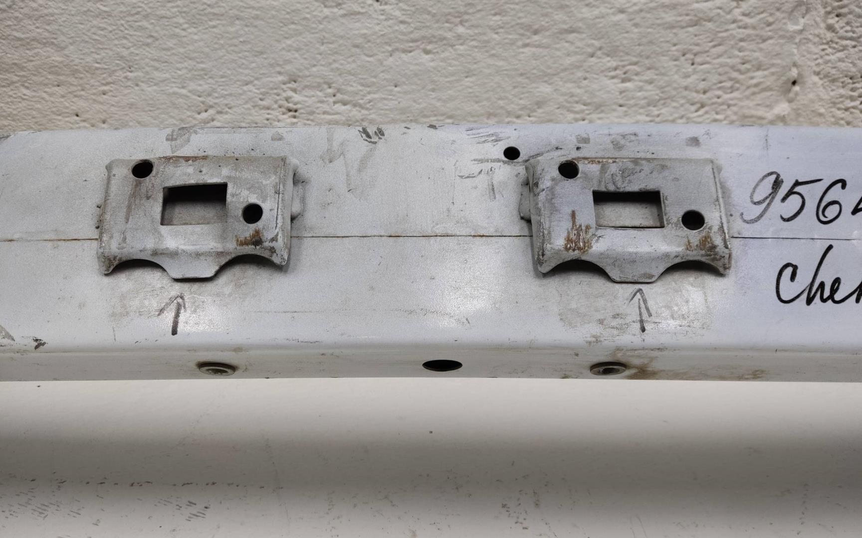 Усилитель переднего бампера