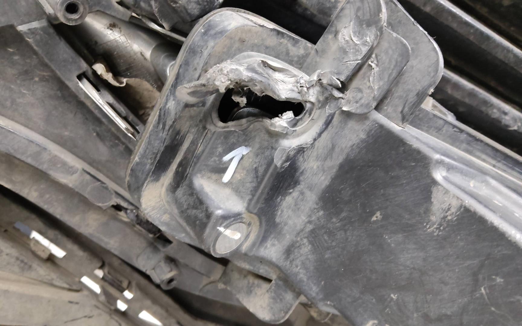 Бампер передний