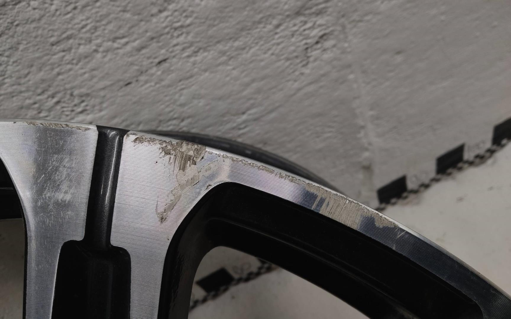 Диск колесный литой легкий сплав