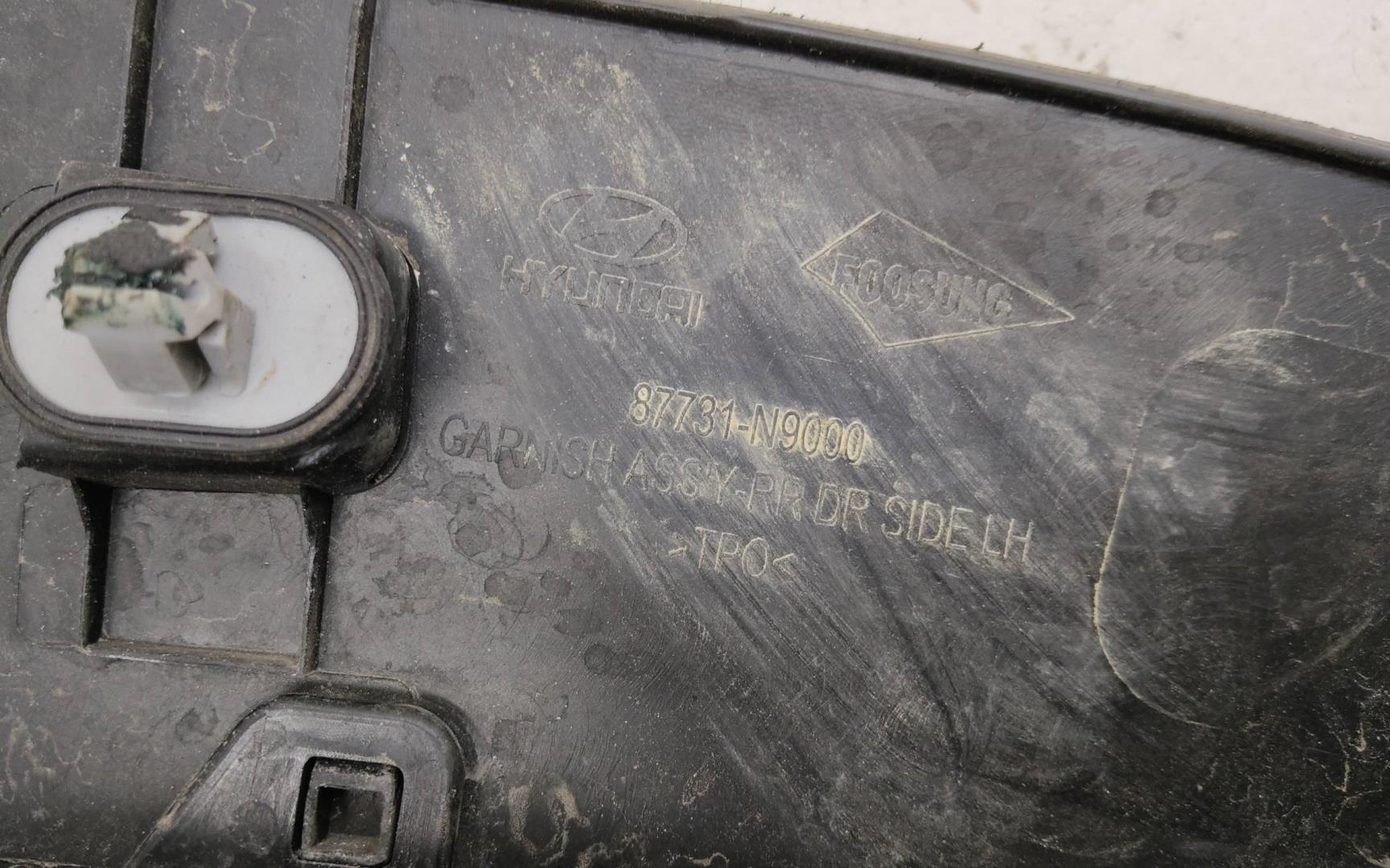 Накладка двери задней левой