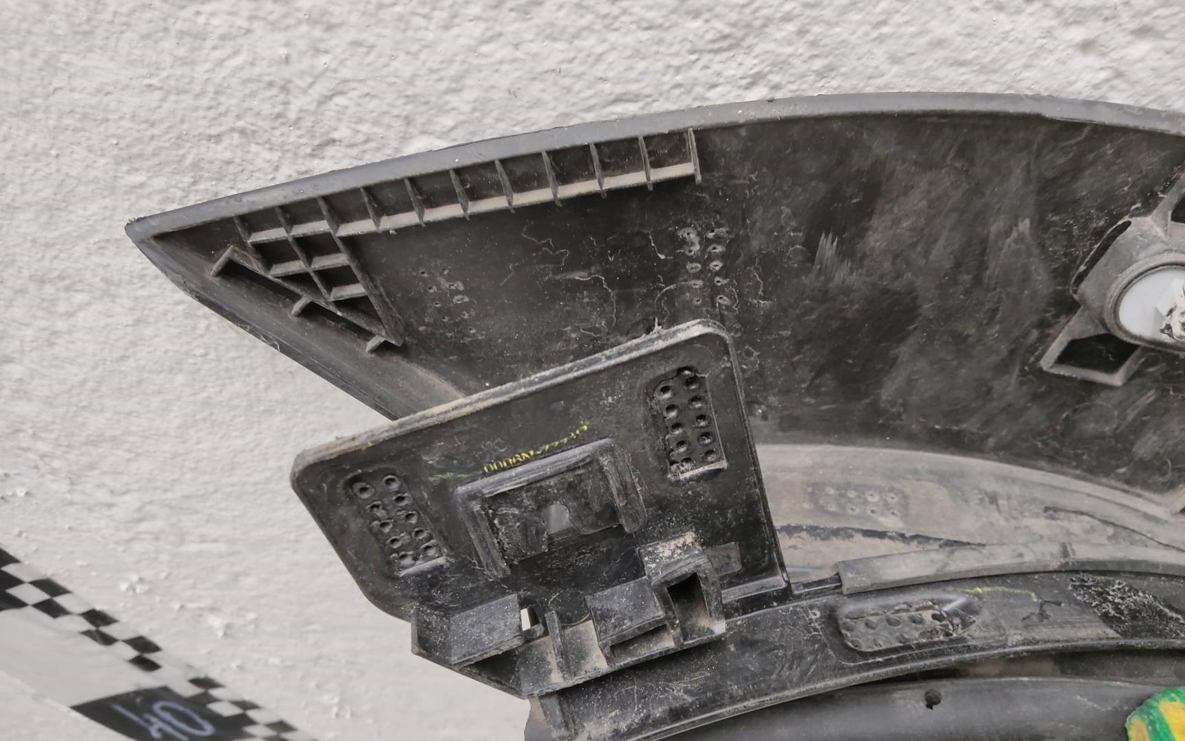 Накладка двери задней левой