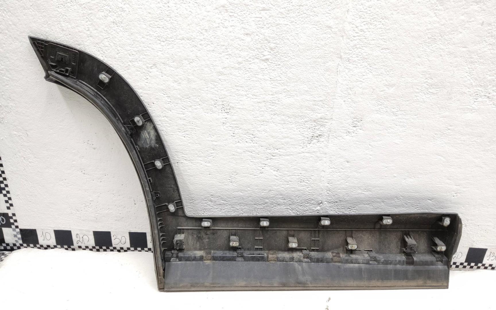 Накладка двери задней левой