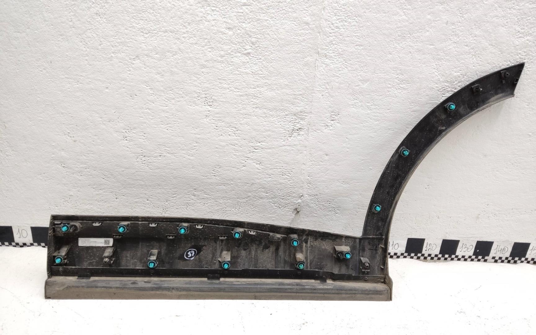 Накладка двери задней правой