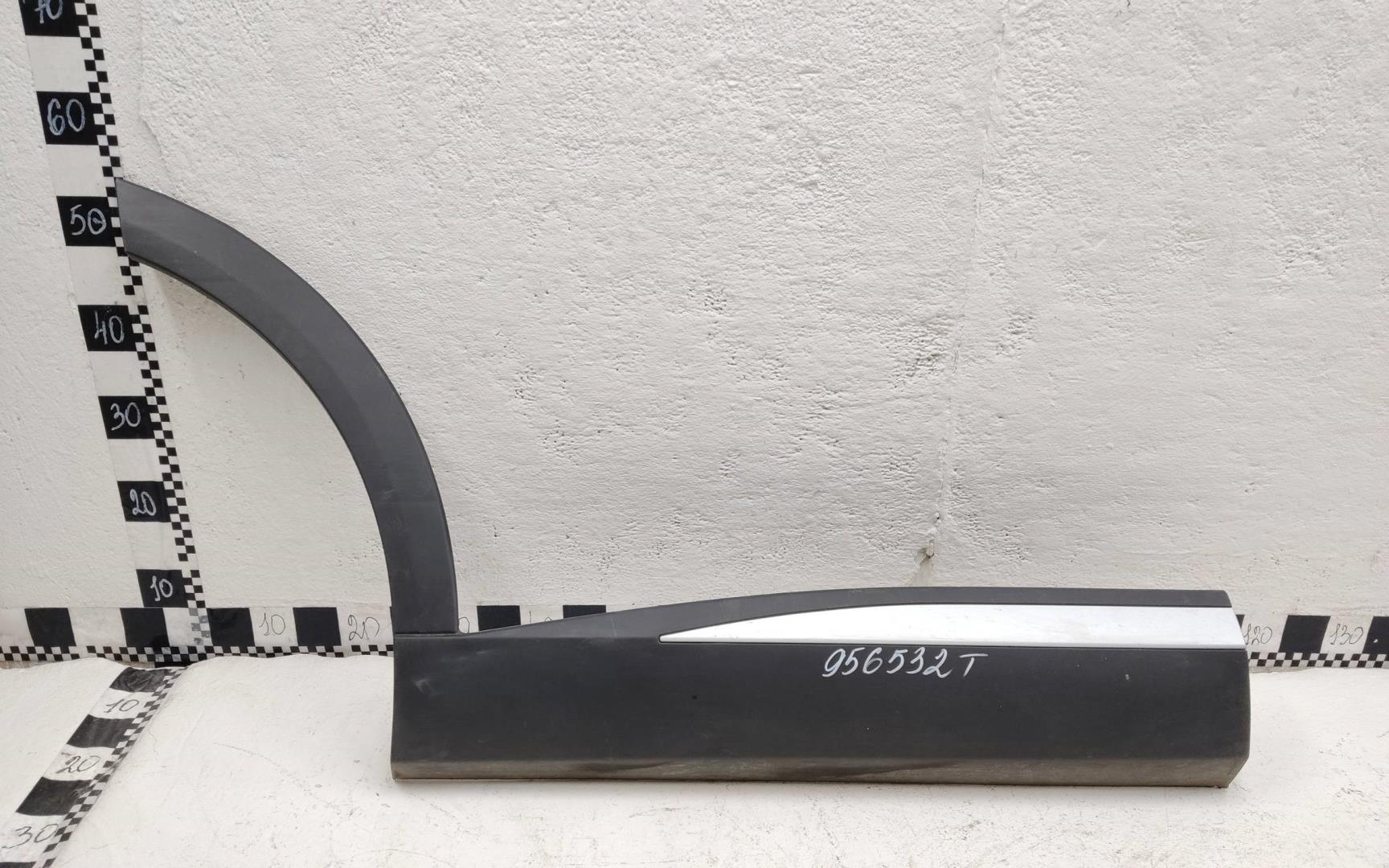 Накладка двери задней правой