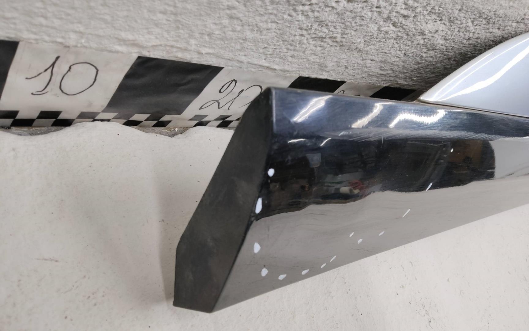 Накладка двери задней правой