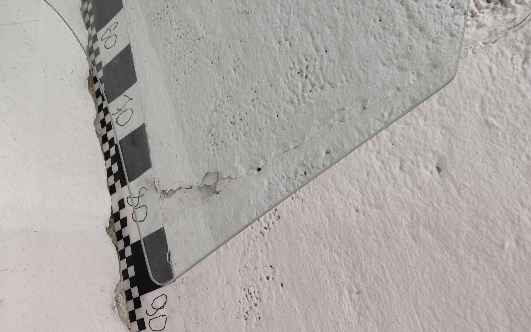 Стекло двери передней правой