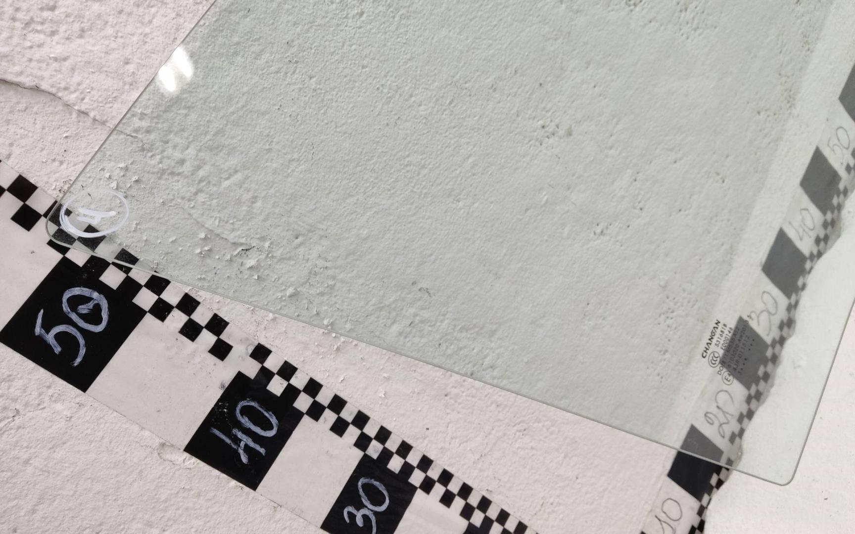 Стекло двери передней правой