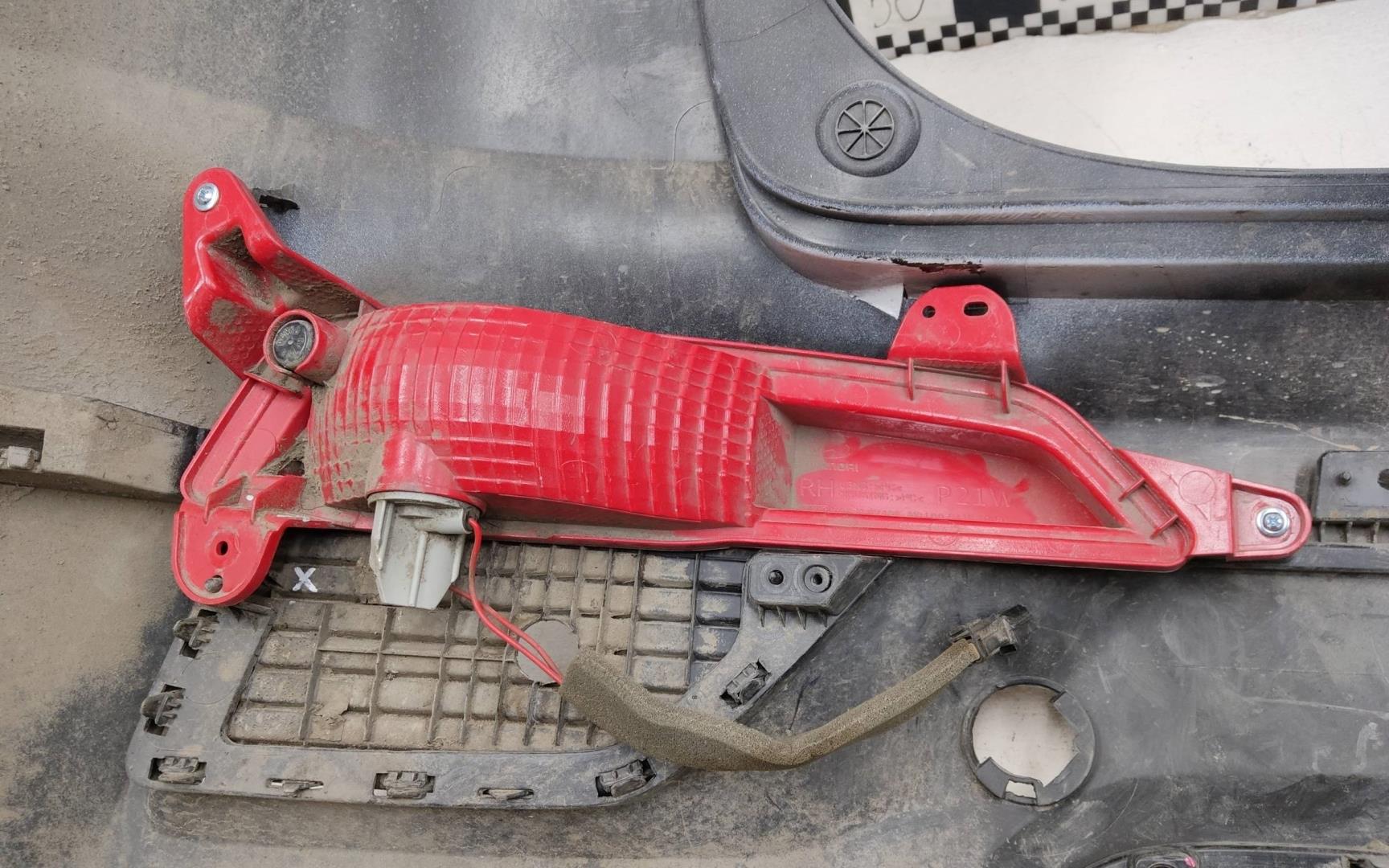 Бампер задний