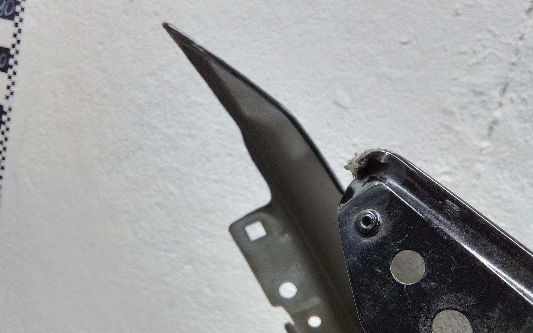 Крыло переднее левое