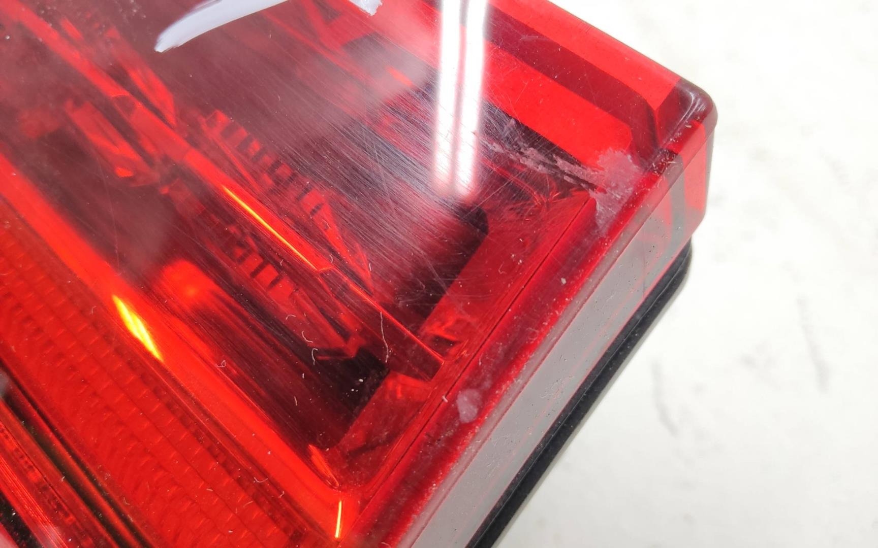 Фонарь задний внутренний правый