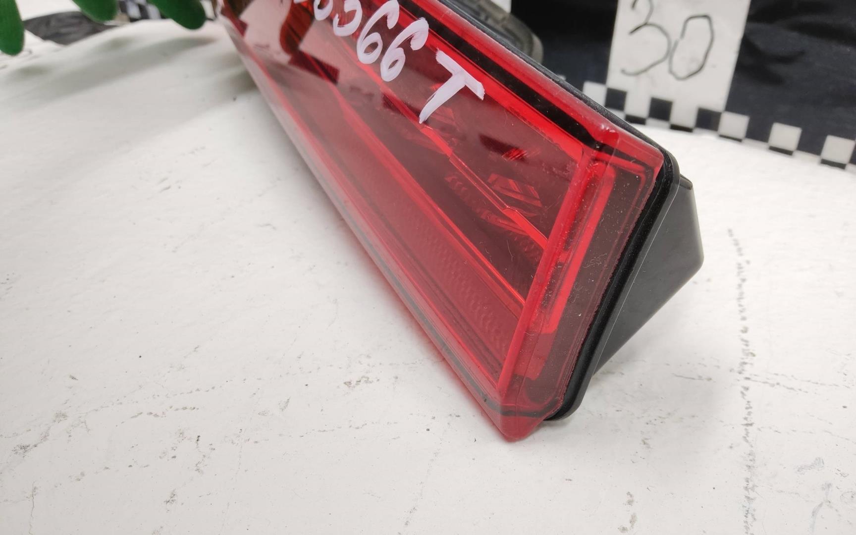 Фонарь задний внутренний правый