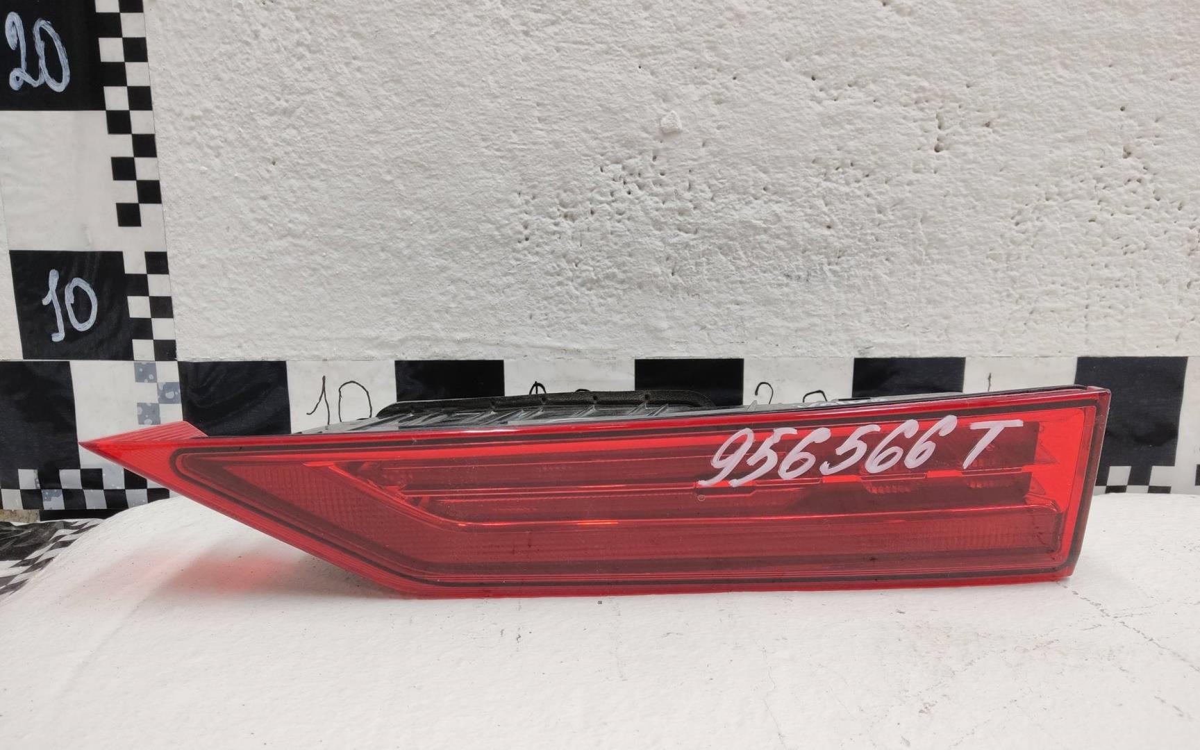 Фонарь задний внутренний правый