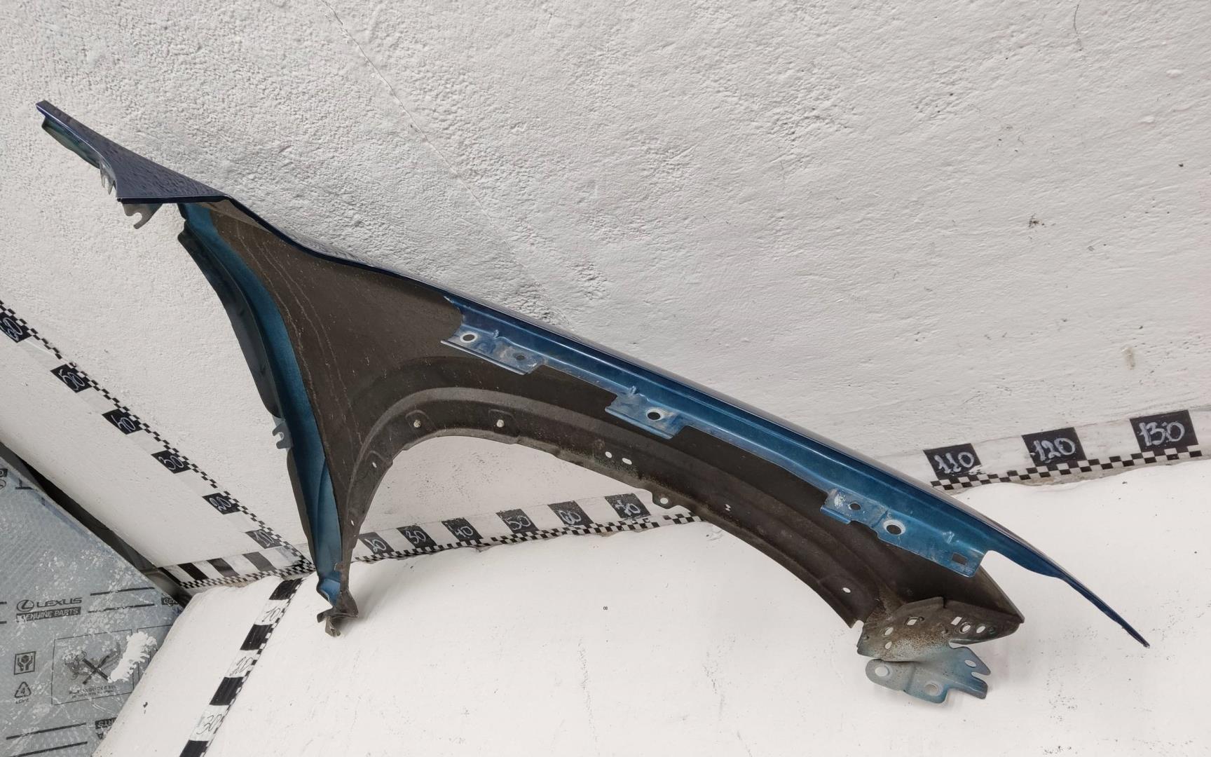 Крыло переднее левое