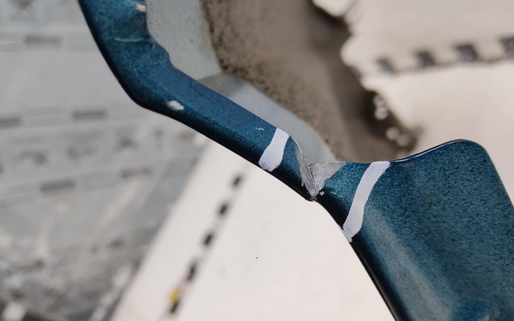 Крыло переднее левое