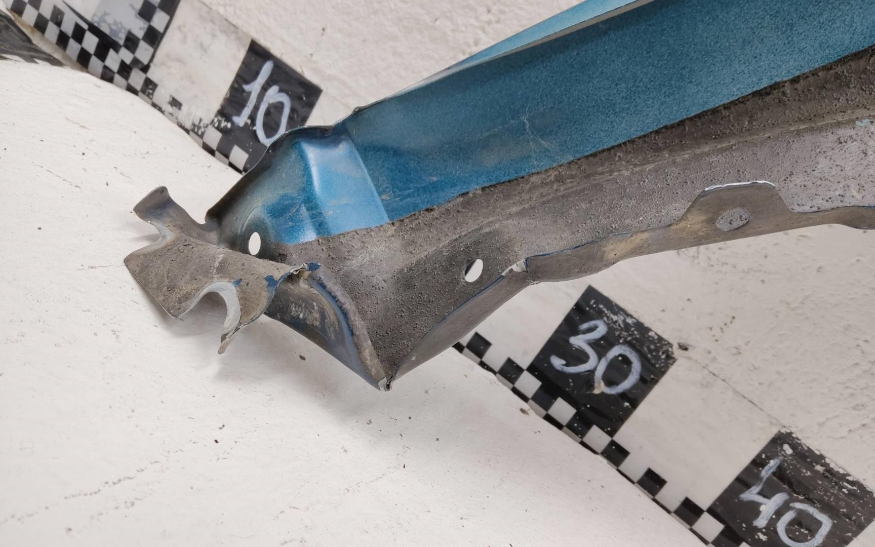 Крыло переднее левое