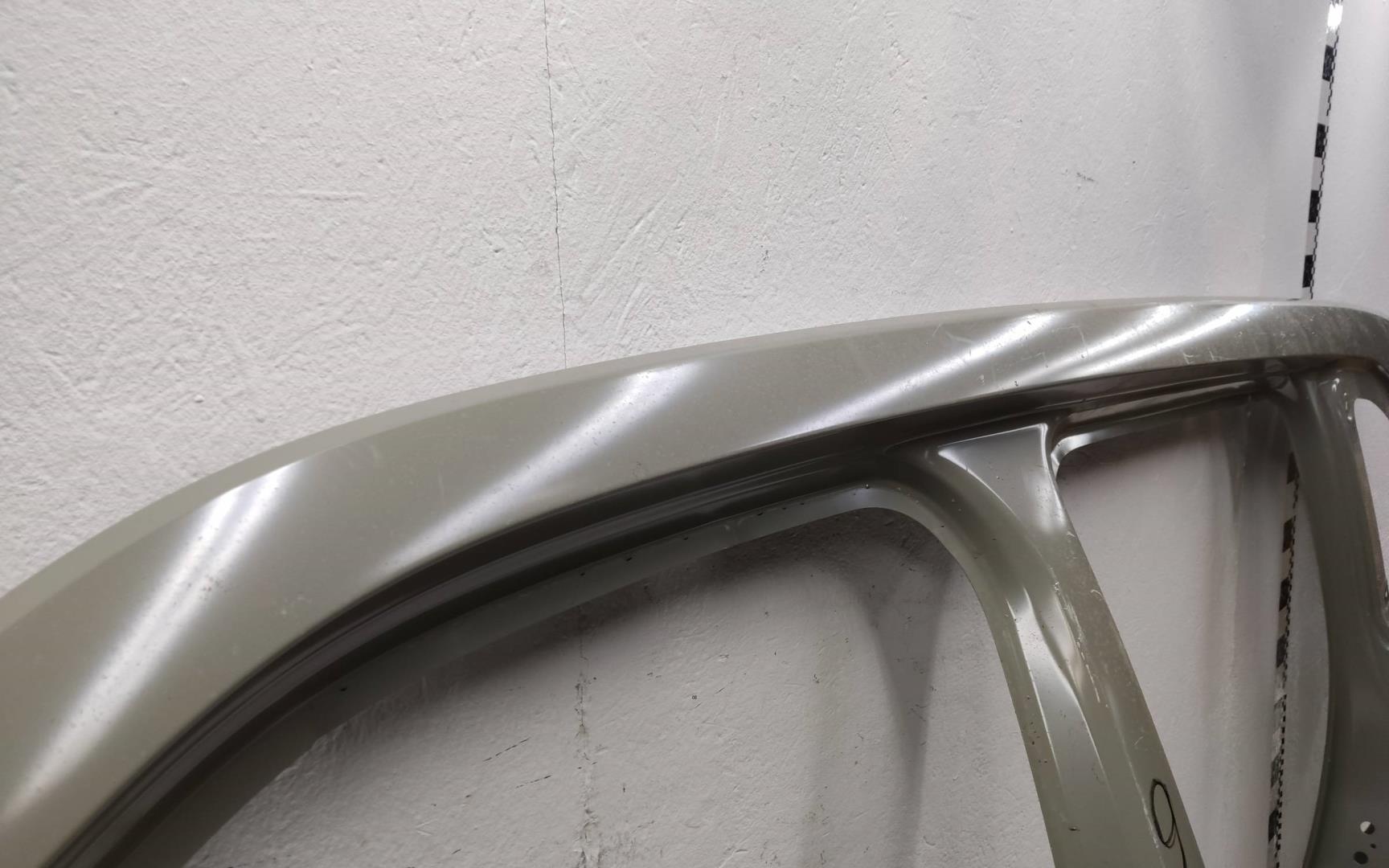 Кузовной элемент