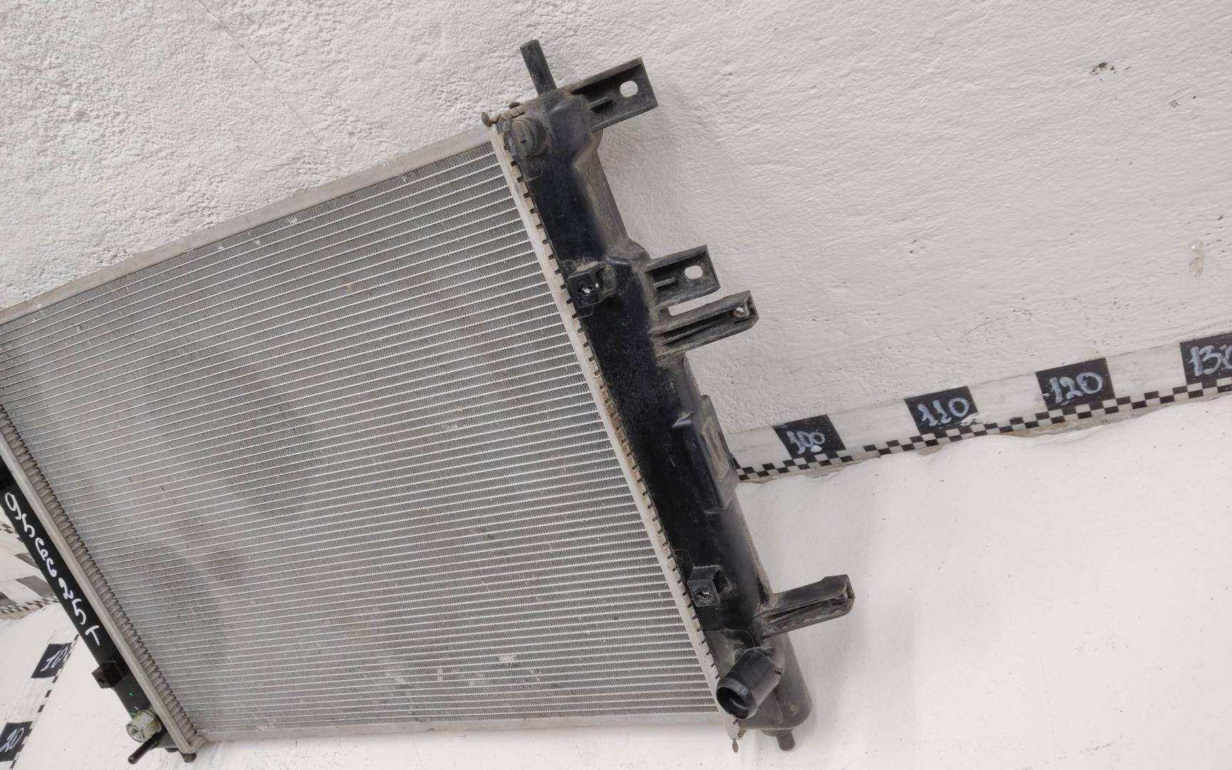 Радиатор охлаждения двигателя основной