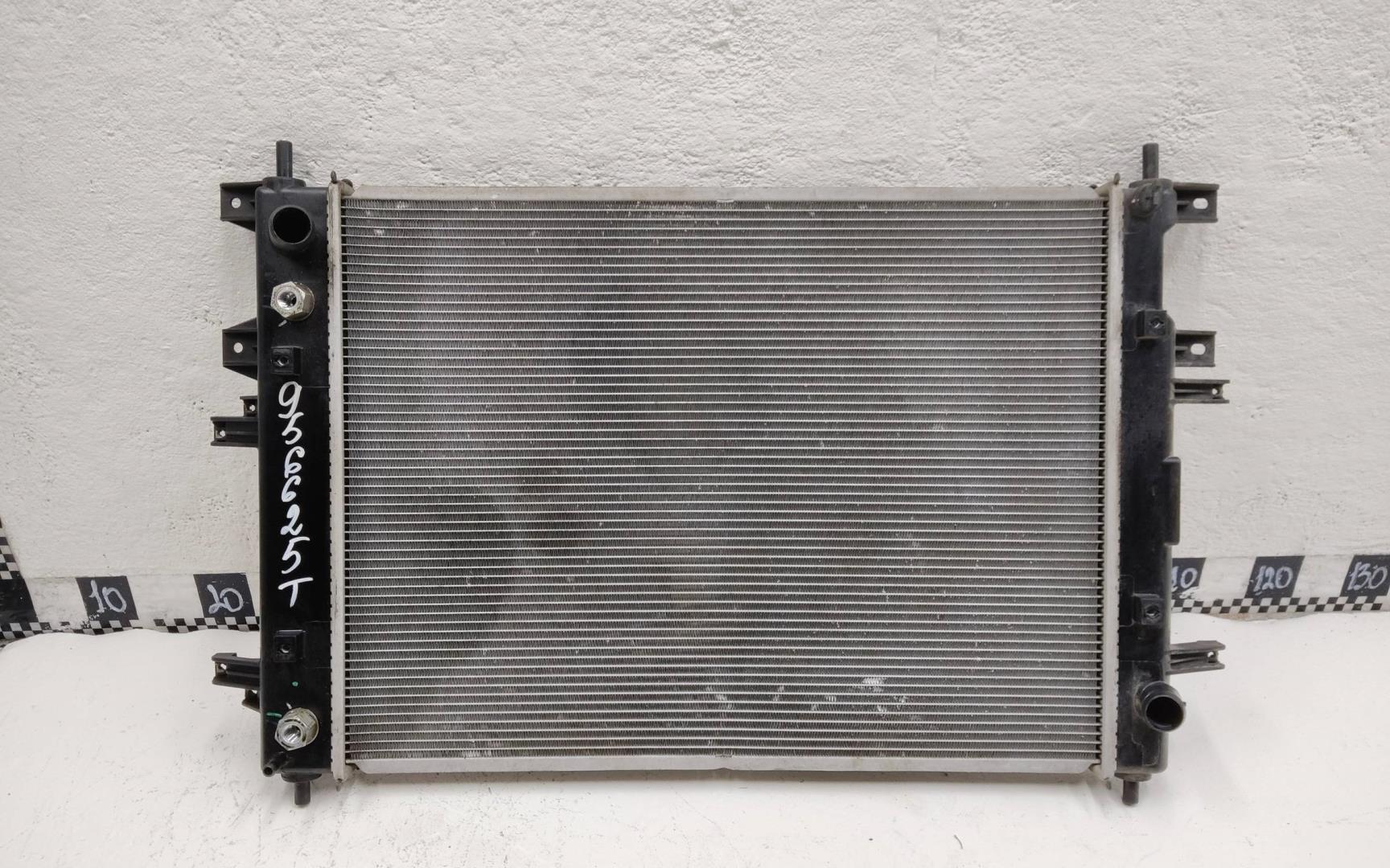 Радиатор охлаждения двигателя основной