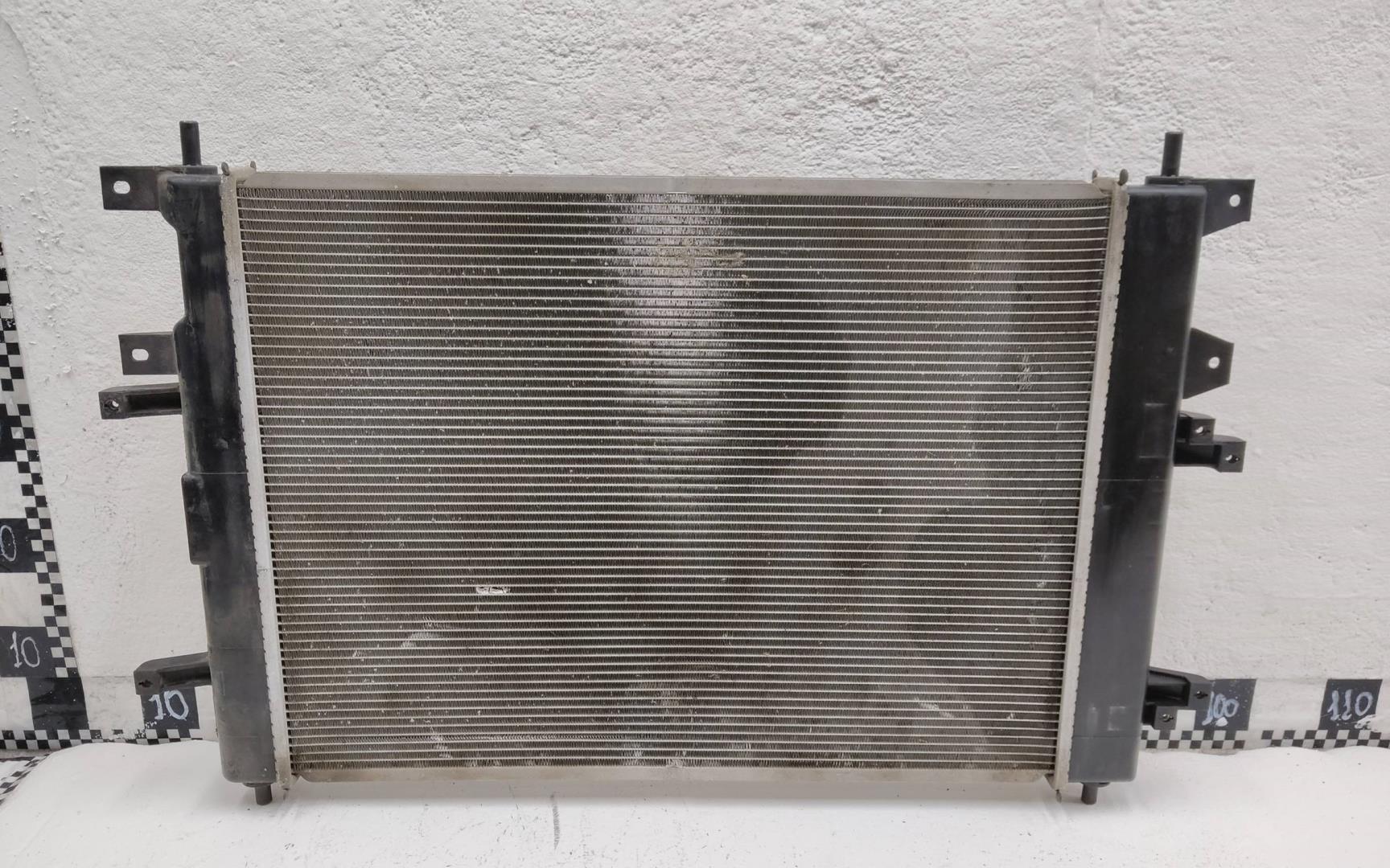 Радиатор охлаждения двигателя основной