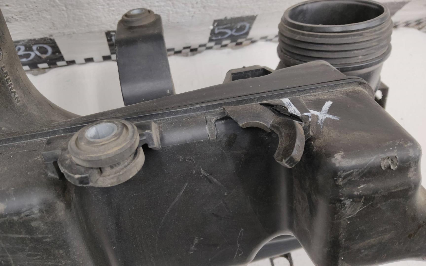 Резонатор воздушного фильтра