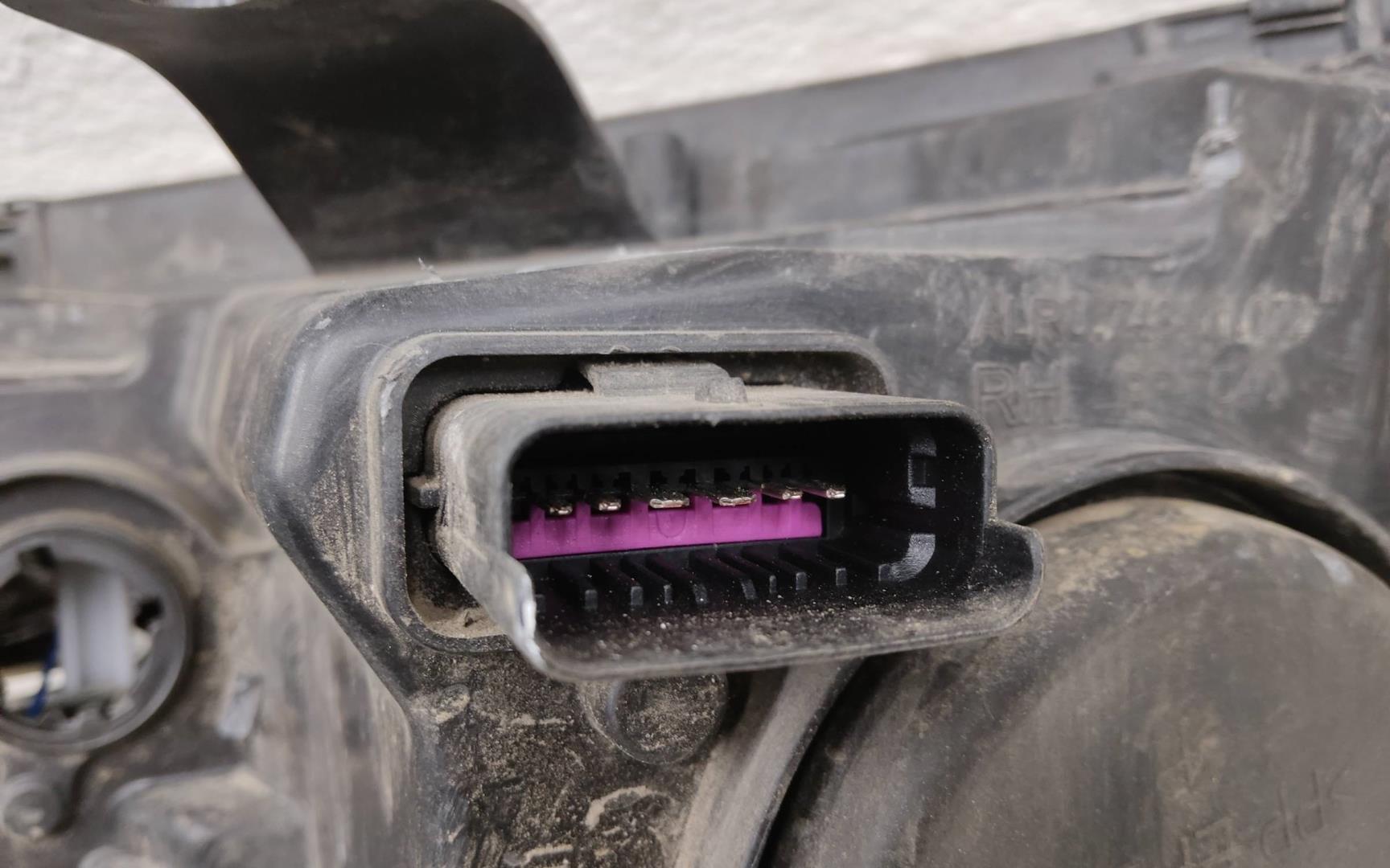 Фара правая