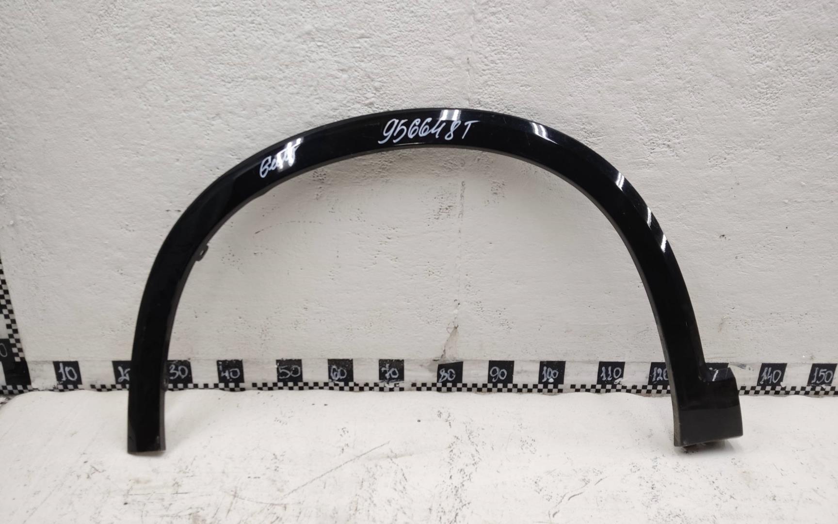 Накладка переднего крыла левого