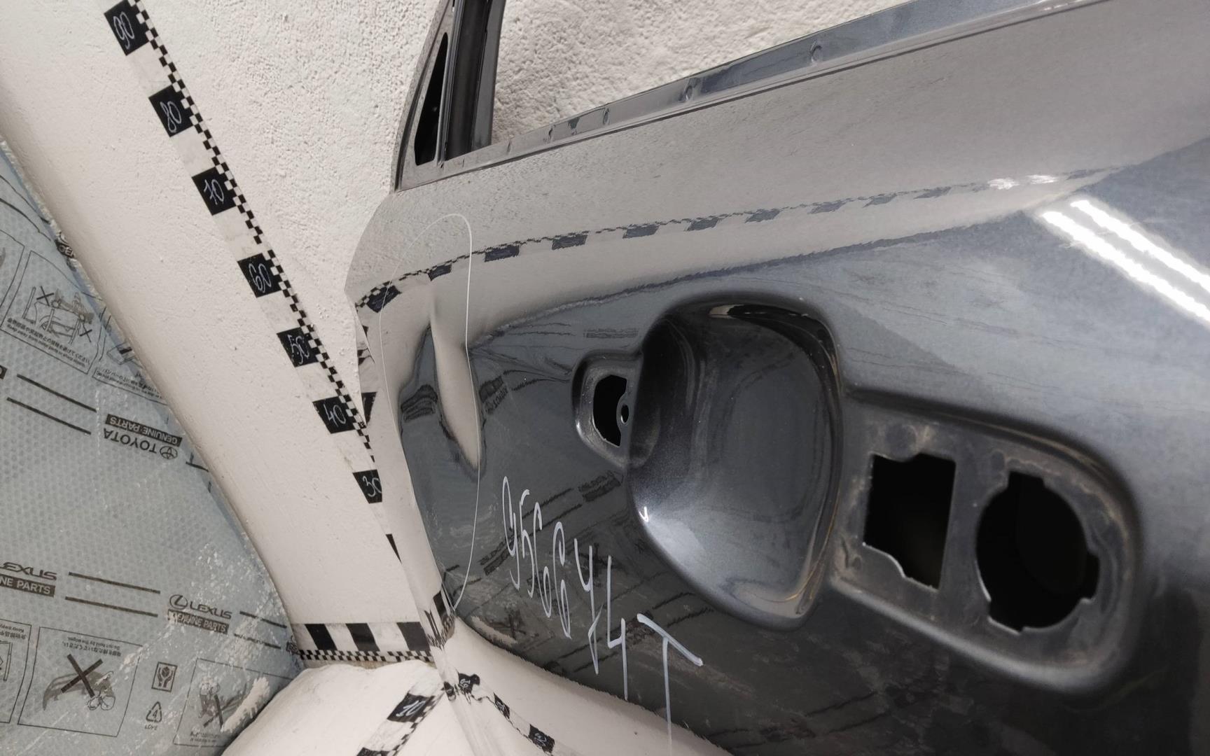 Дверь передняя левая