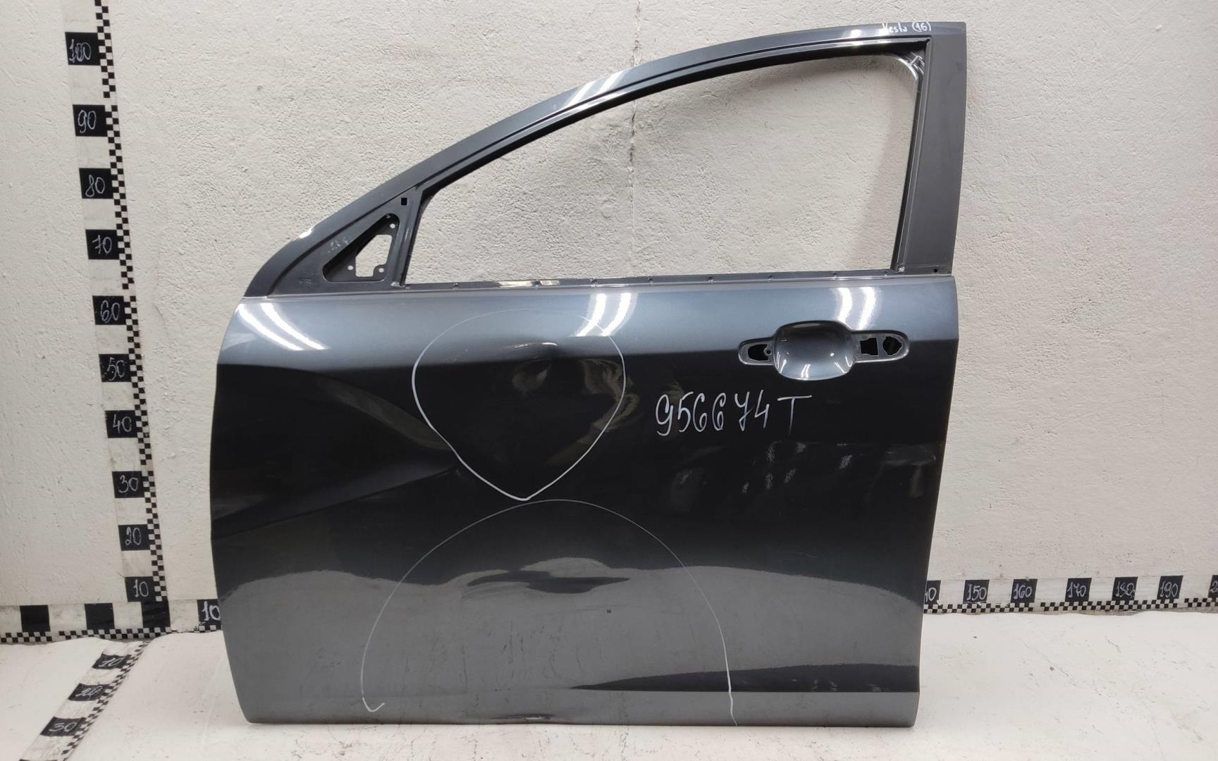 Дверь передняя левая