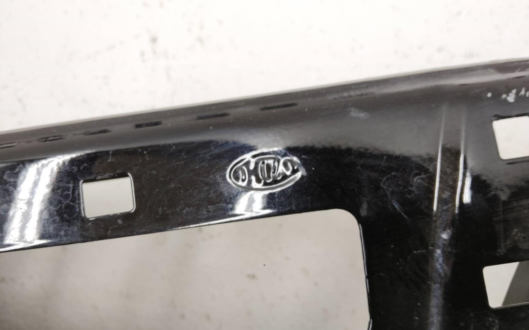 Крыло переднее левое