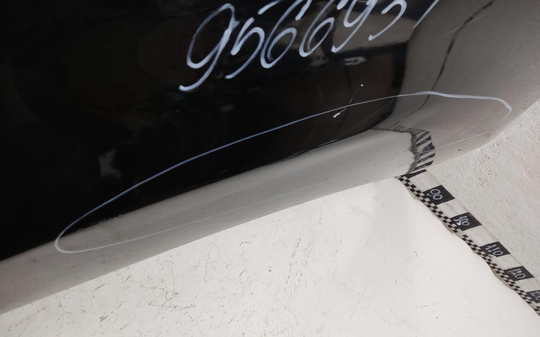 Крыло переднее левое