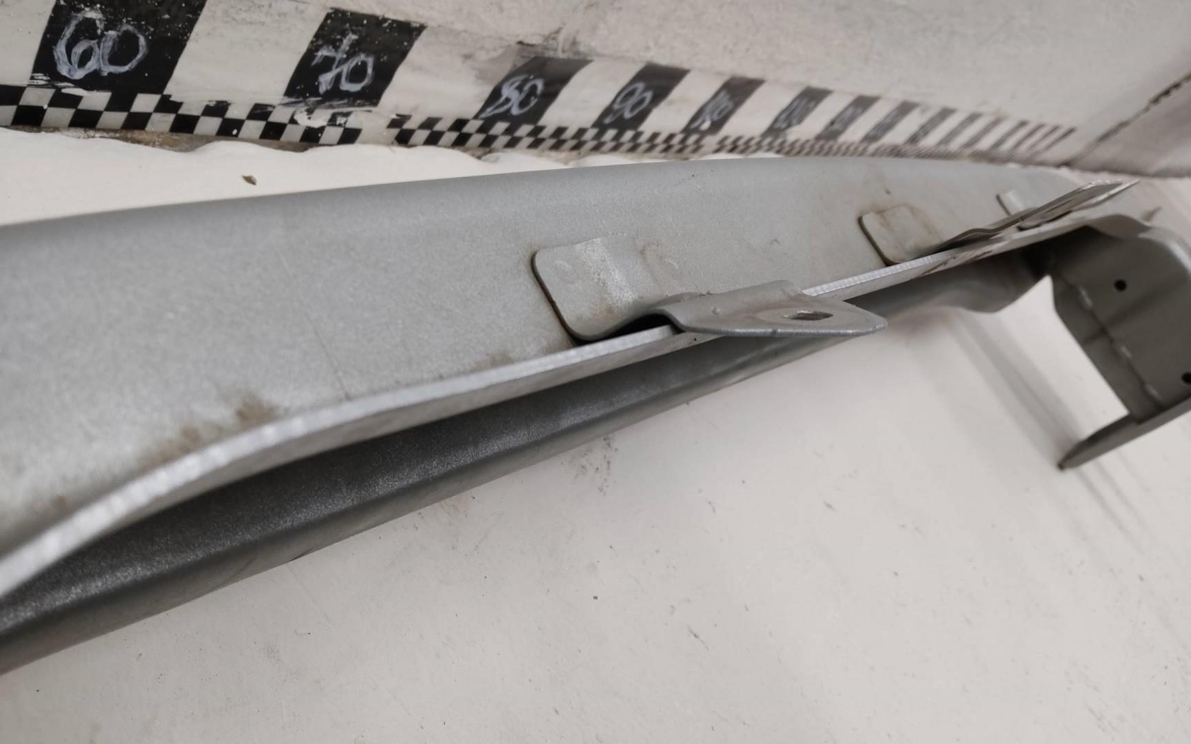 Усилитель переднего бампера