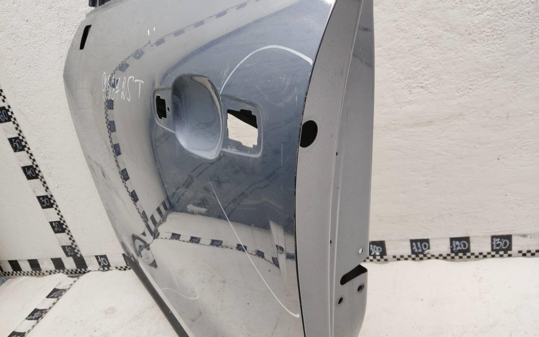 Дверь передняя левая