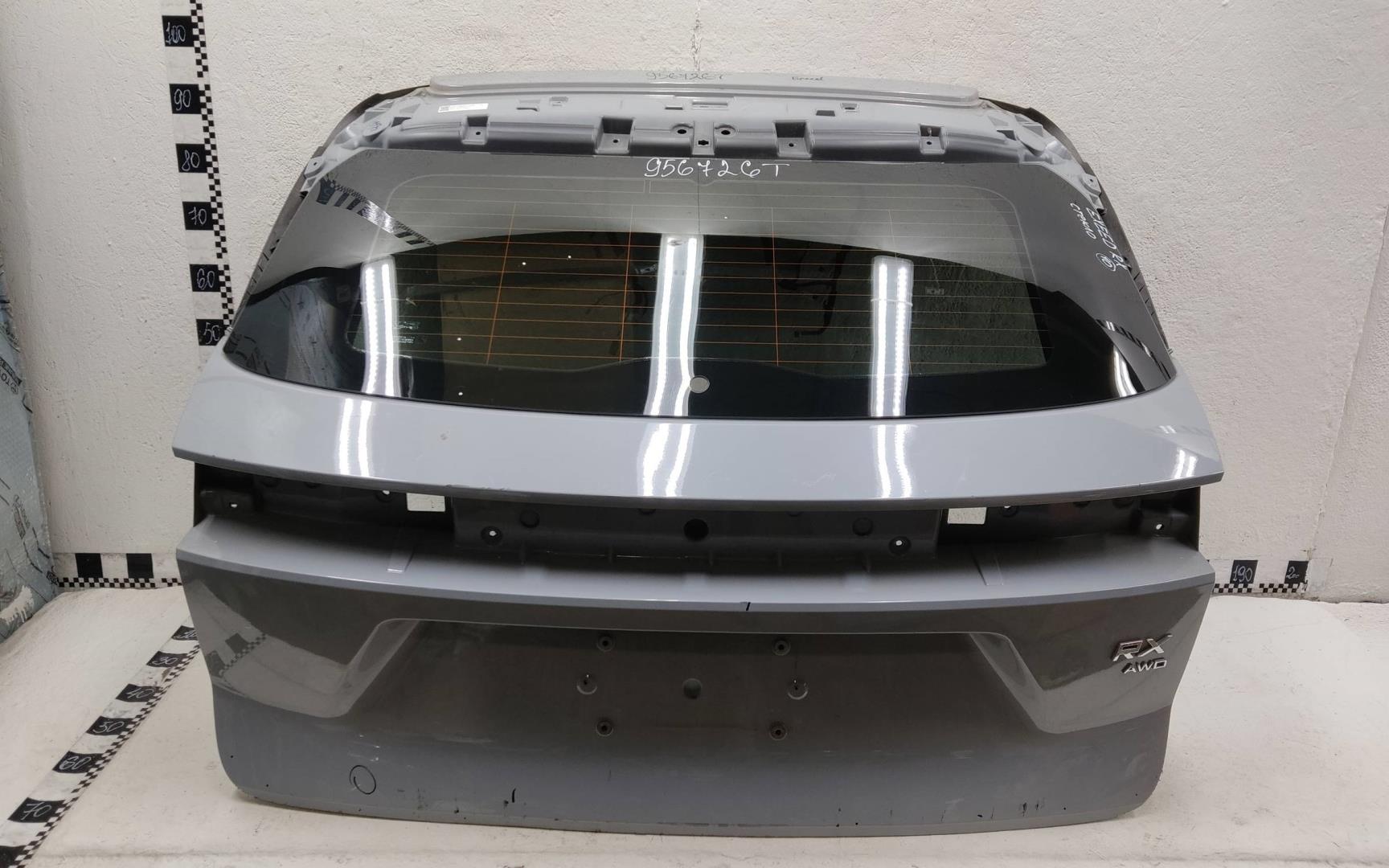 Стекло двери багажника