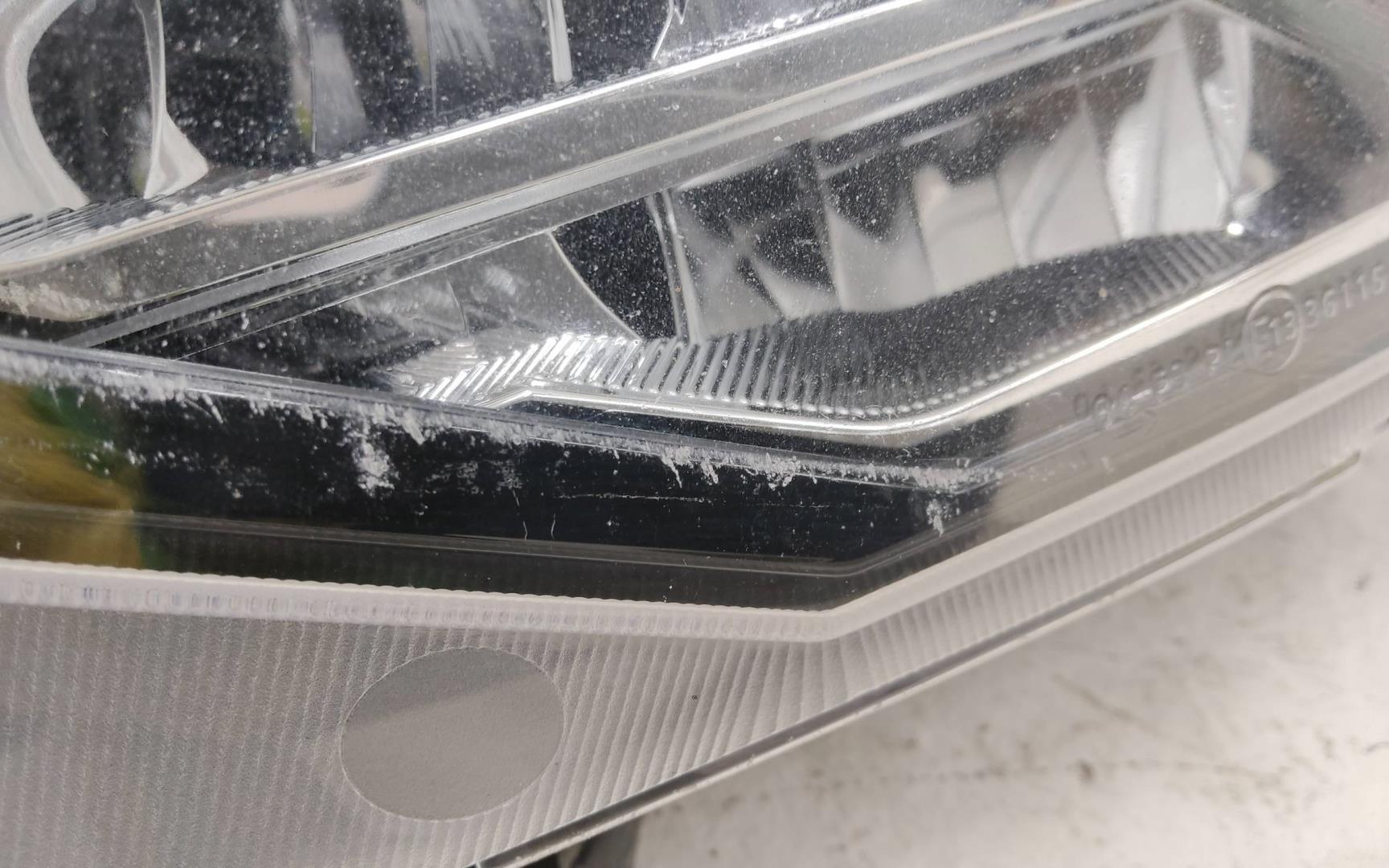 Фара противотуманная левая