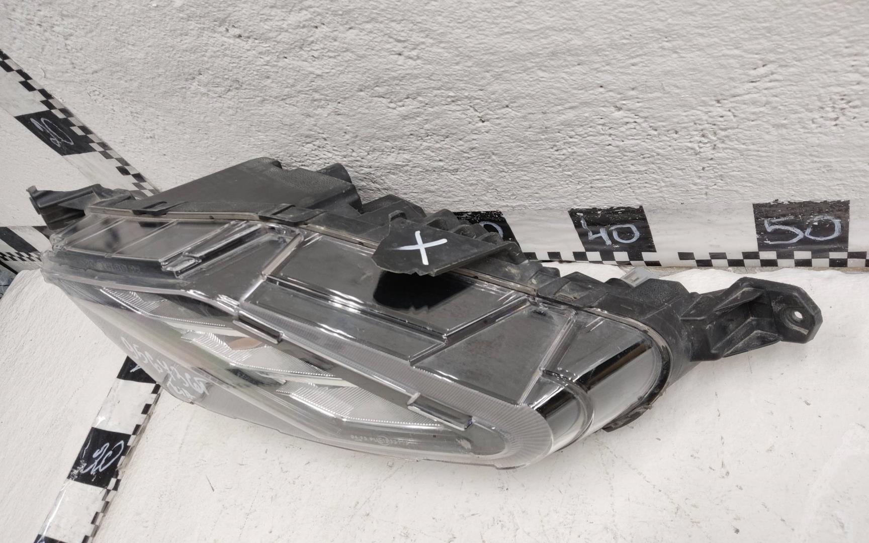 Фара противотуманная левая