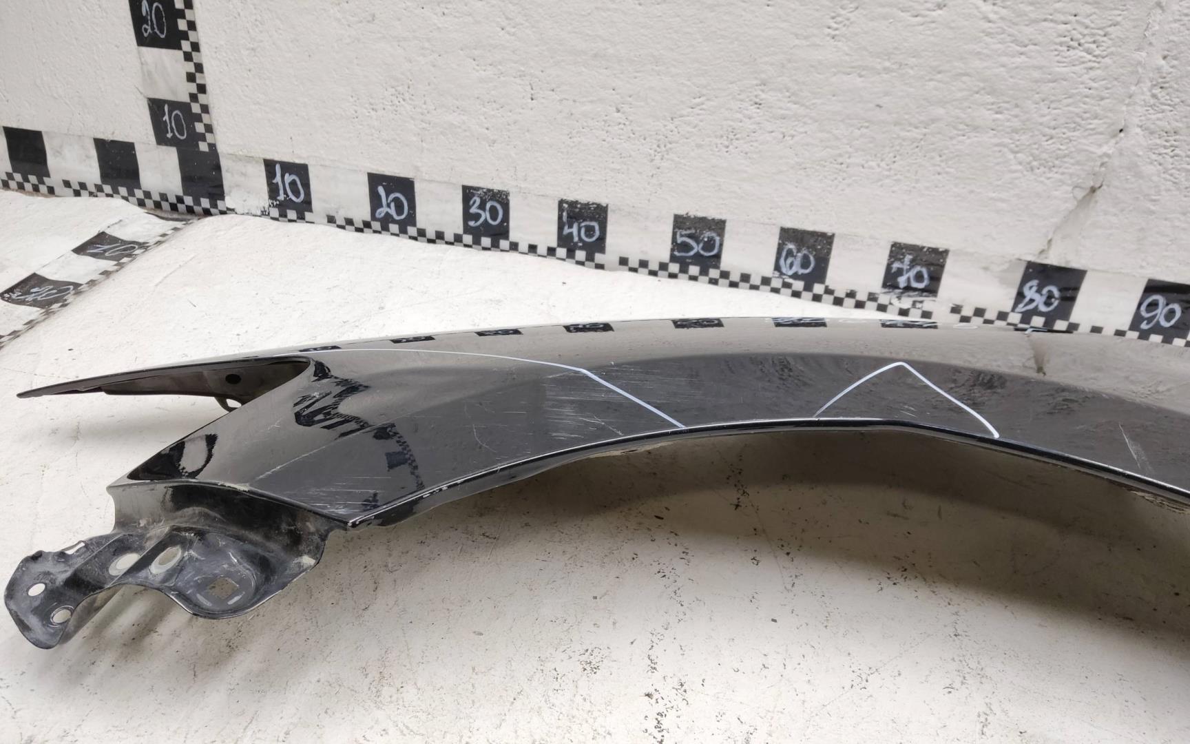 Крыло переднее левое