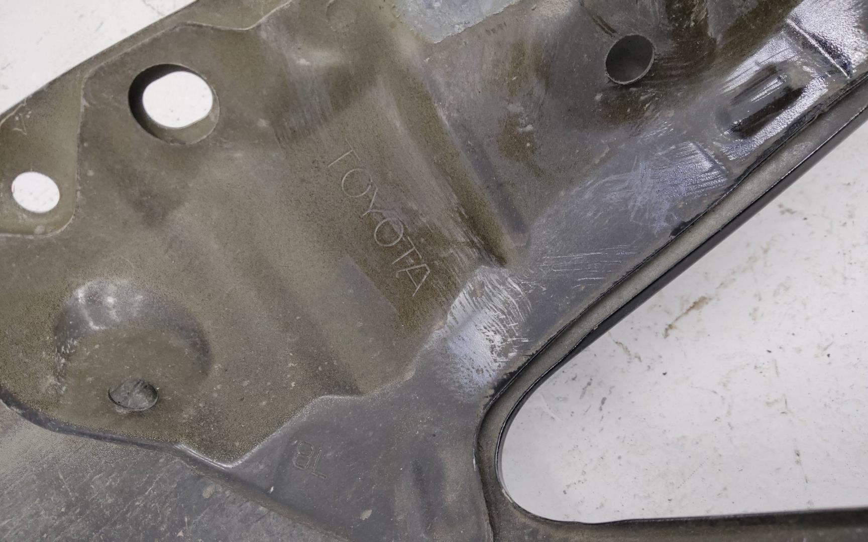 Крыло переднее левое