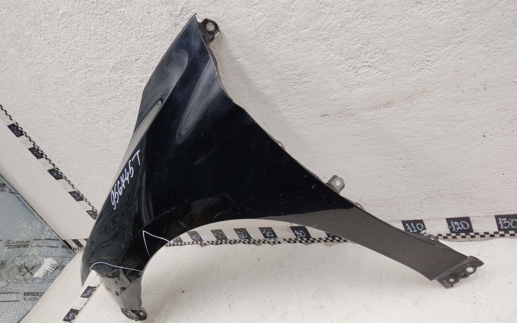 Крыло переднее левое