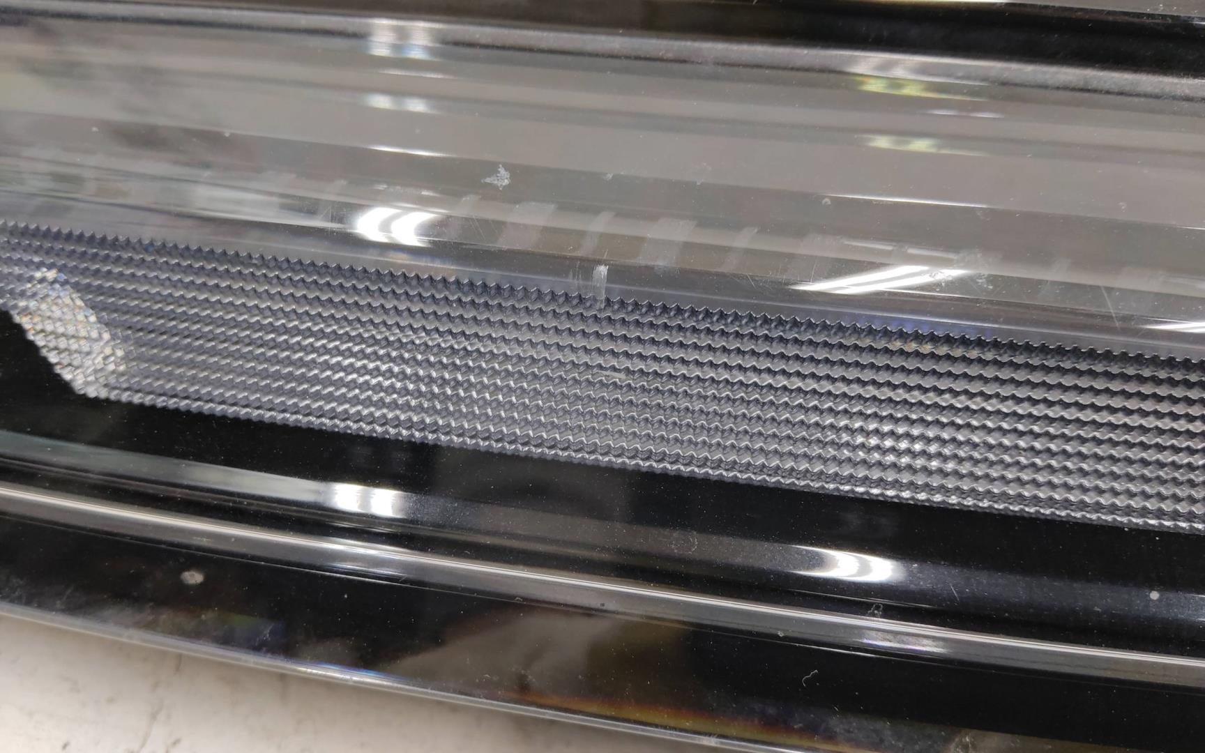 Фара дневного света левая (ходовые огни)