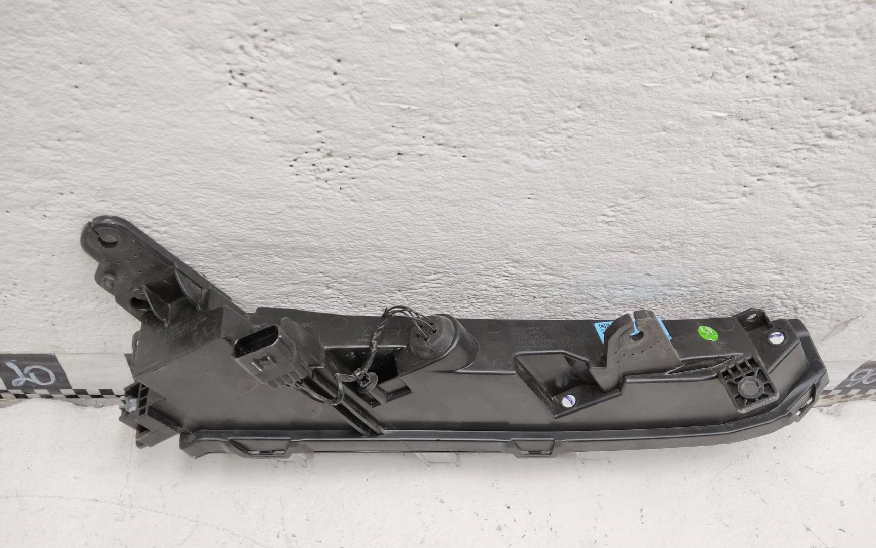 Фара дневного света левая (ходовые огни)